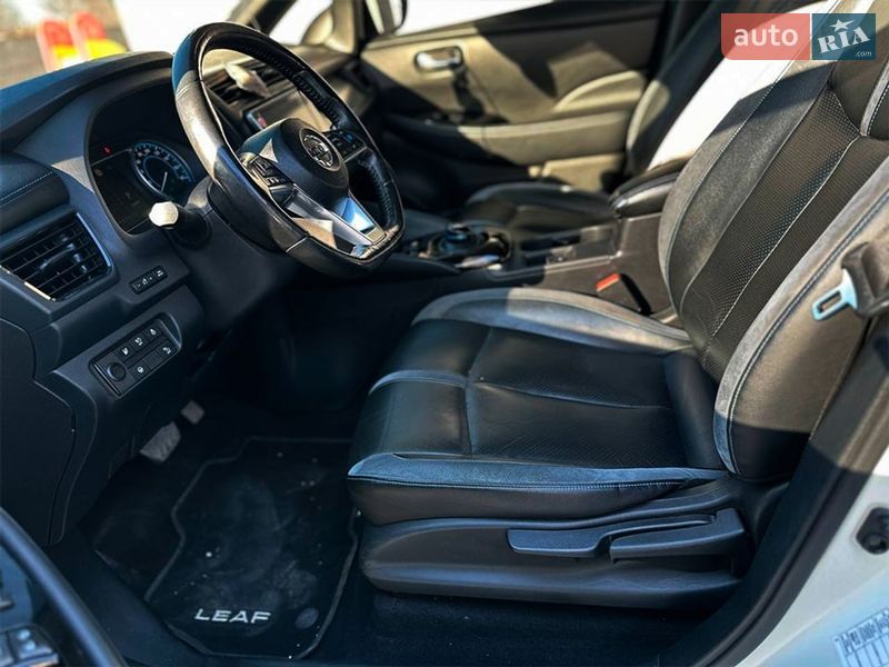 Хэтчбек Nissan Leaf 2018 в Днепре