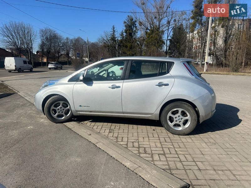 Хэтчбек Nissan Leaf 2016 в Житомире фото 3 Хэтчбек Nissan Leaf 2016 в Житомире