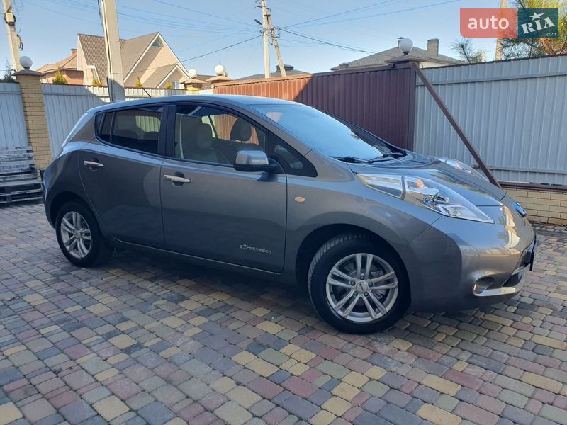 Хетчбек Nissan Leaf 2014 в Горі
