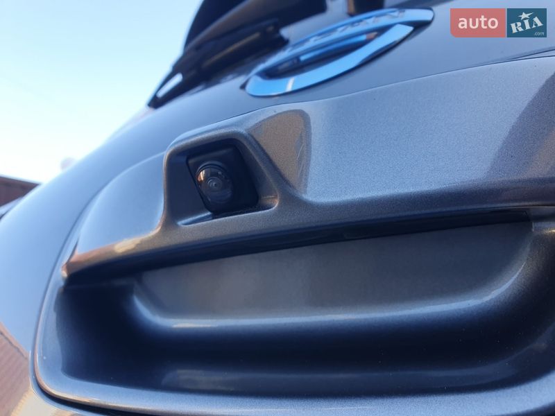 Хетчбек Nissan Leaf 2014 в Горі