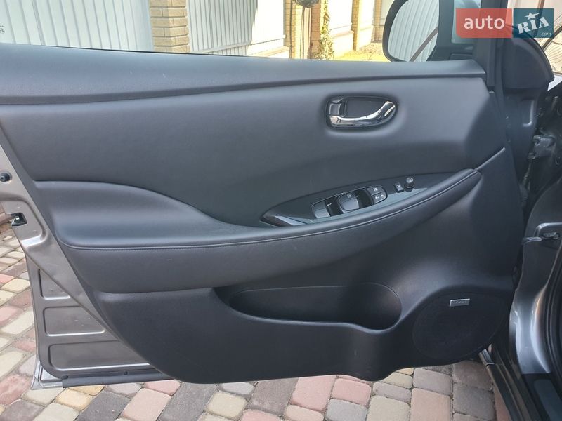 Хетчбек Nissan Leaf 2014 в Горі