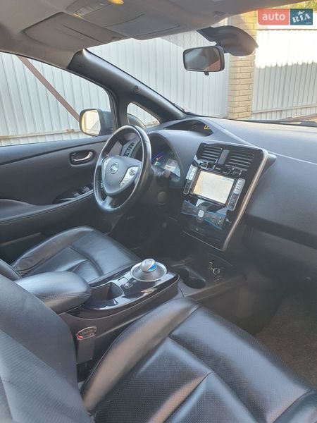 Хетчбек Nissan Leaf 2014 в Горі