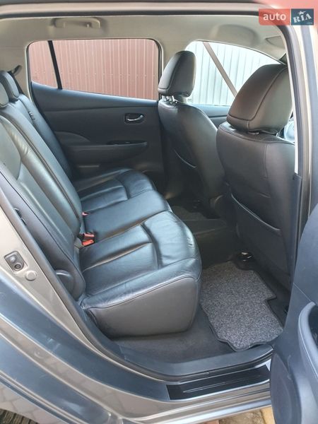 Хетчбек Nissan Leaf 2014 в Горі