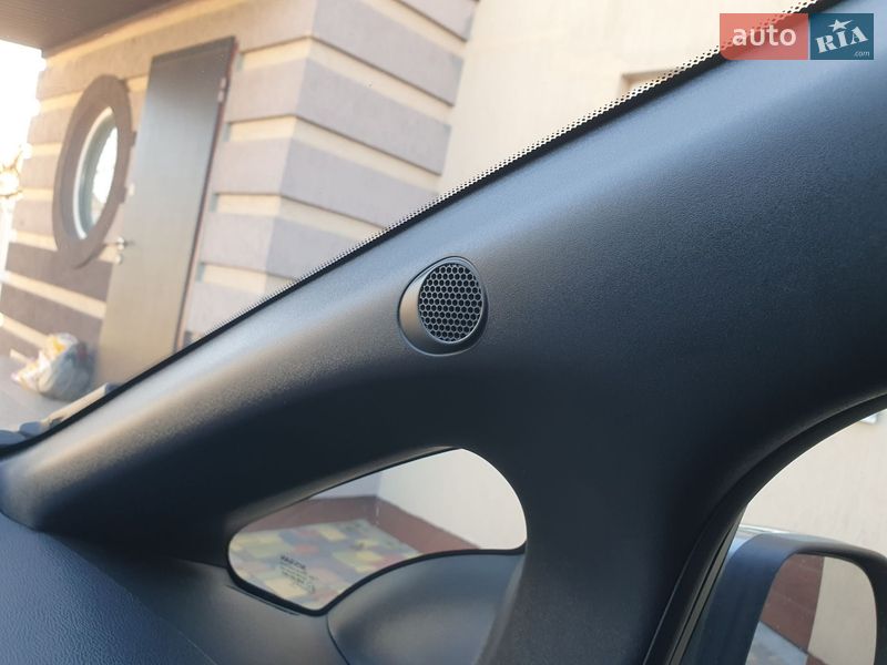 Хетчбек Nissan Leaf 2014 в Горі