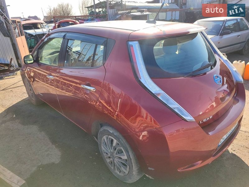 Хэтчбек Nissan Leaf 2011 в Львове