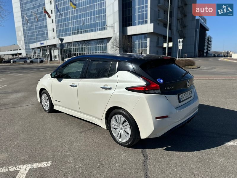 Хетчбек Nissan Leaf 2017 в Києві