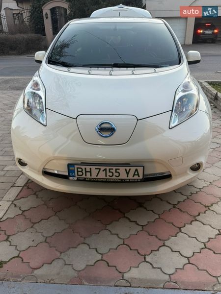 Хэтчбек Nissan Leaf 2015 в Одессе