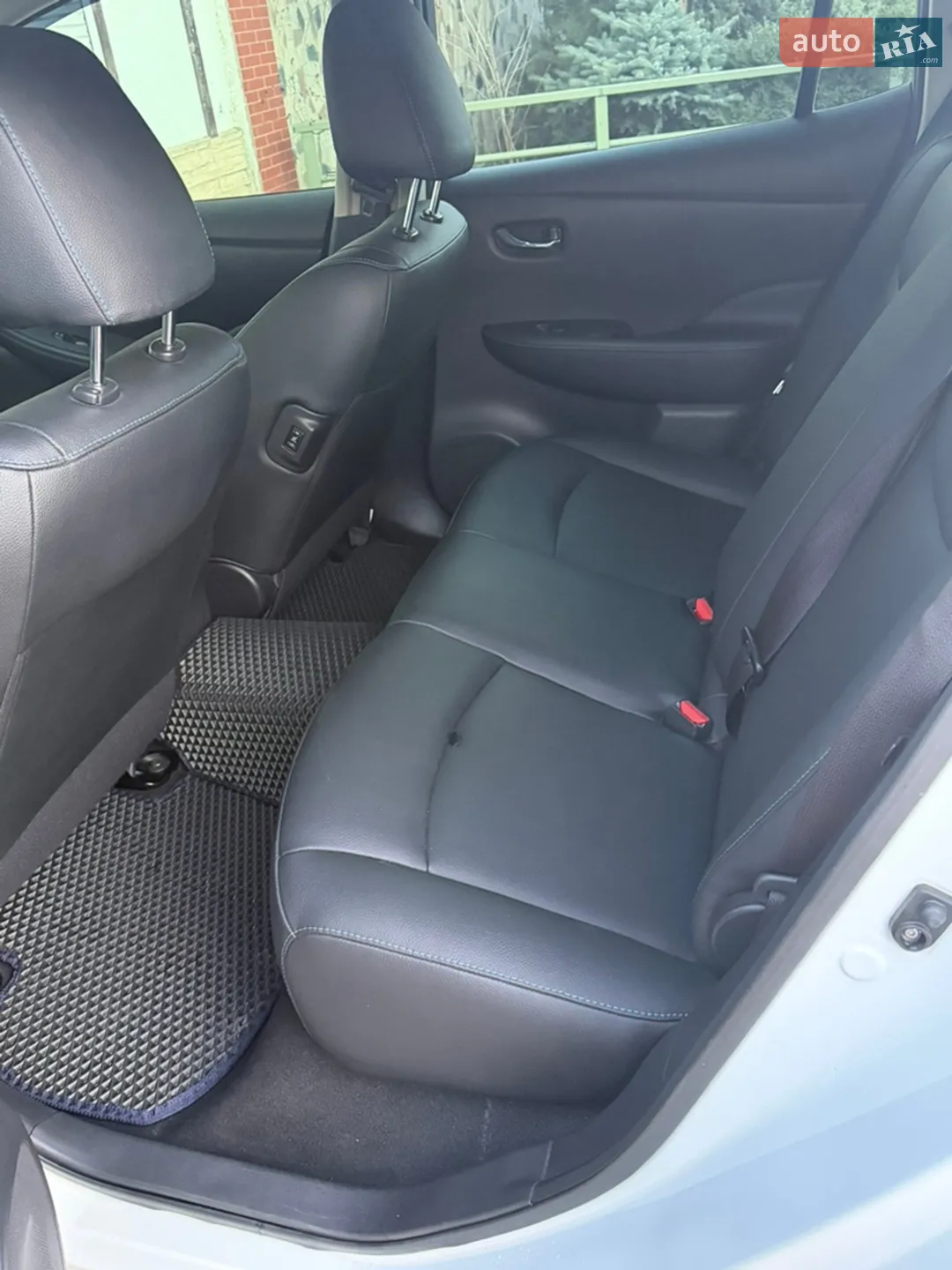 2015 Nissan Leaf - мініатюра 12