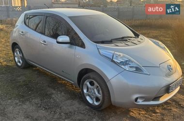 Хэтчбек Nissan Leaf 2011 в Днепре