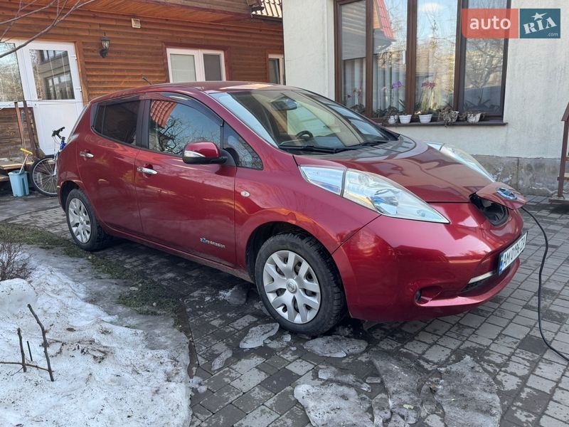 Хэтчбек Nissan Leaf 2015 в Житомире