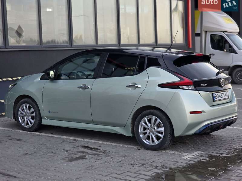 Хэтчбек Nissan Leaf 2018 в Тернополе