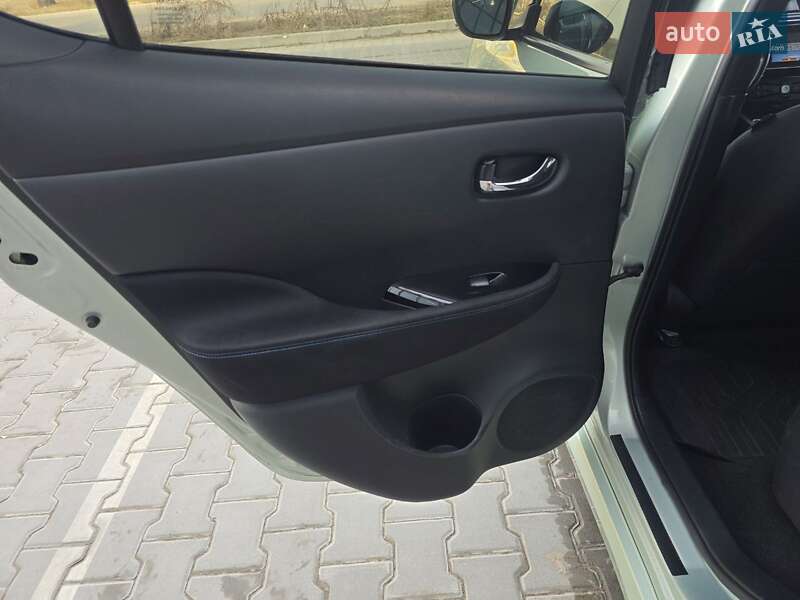 Хэтчбек Nissan Leaf 2018 в Тернополе