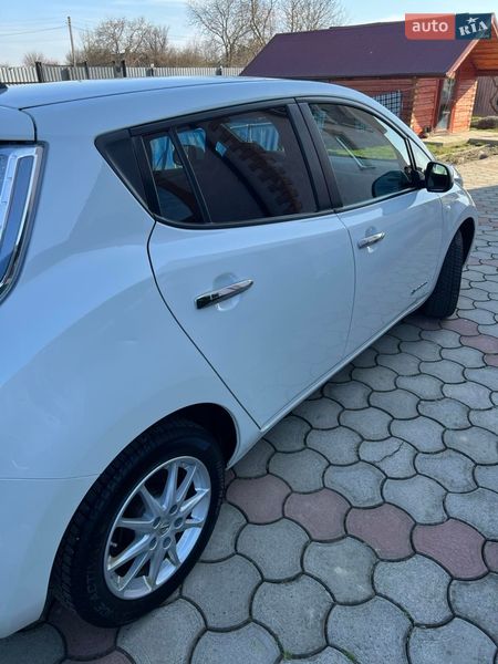 Хэтчбек Nissan Leaf 2016 в Ужгороде