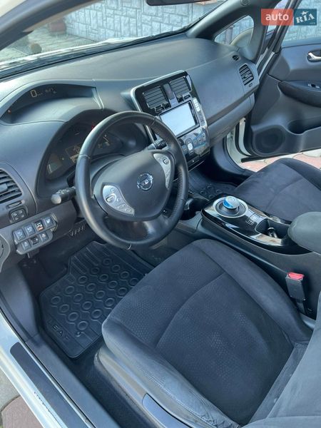 Хэтчбек Nissan Leaf 2016 в Ужгороде