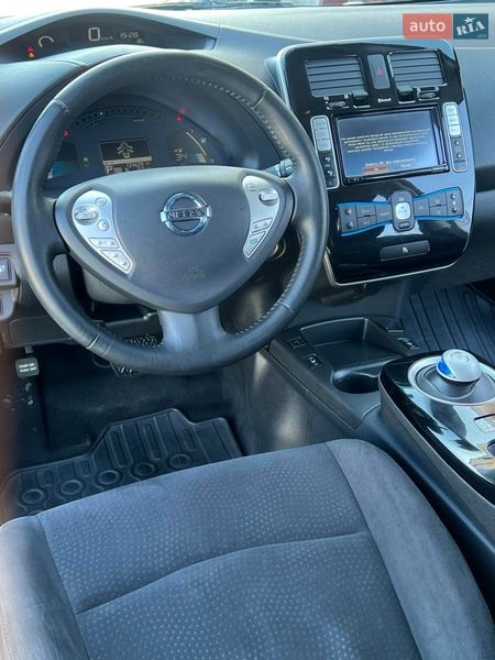 Хэтчбек Nissan Leaf 2016 в Ужгороде