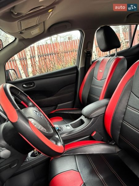 Хетчбек Nissan Leaf 2014 в Дніпрі