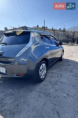 Хэтчбек Nissan Leaf 2013 в Каменском
