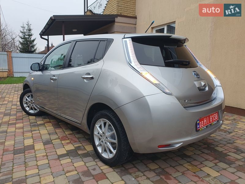 Хэтчбек Nissan Leaf 2013 в Горе