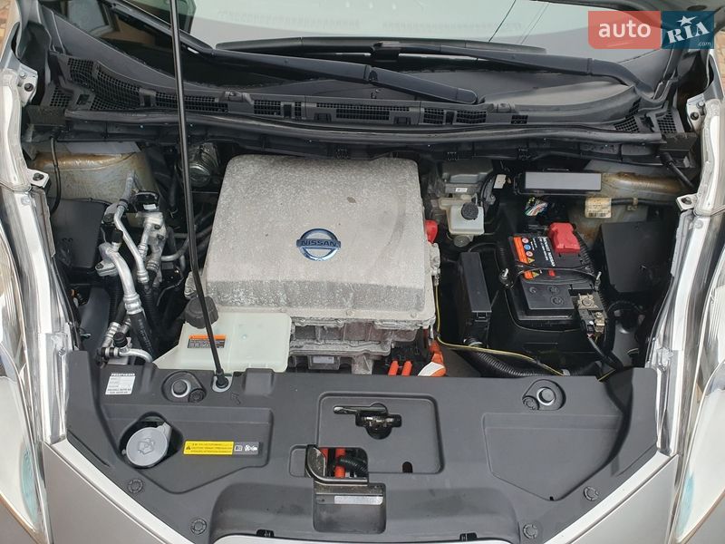 Хэтчбек Nissan Leaf 2013 в Горе