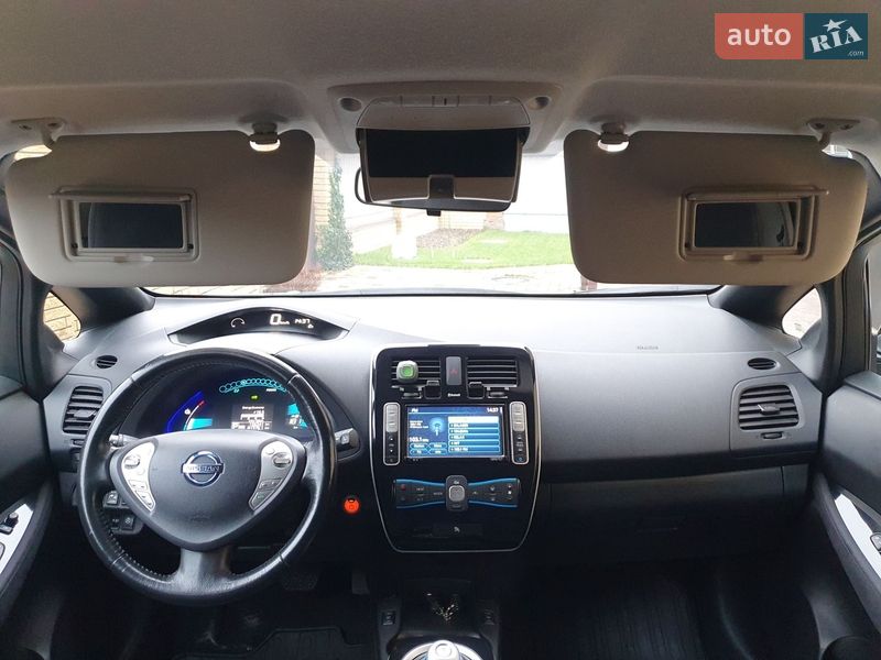 Хэтчбек Nissan Leaf 2013 в Горе