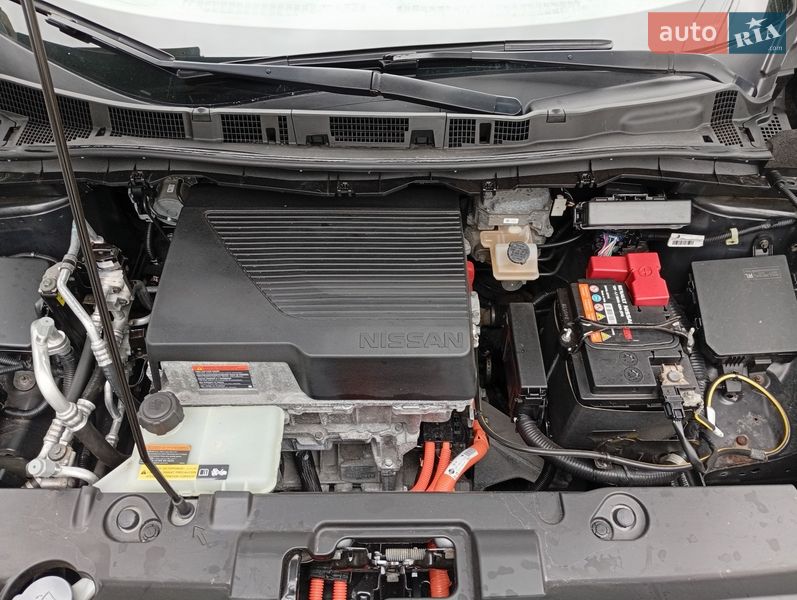 Хэтчбек Nissan Leaf 2018 в Николаеве
