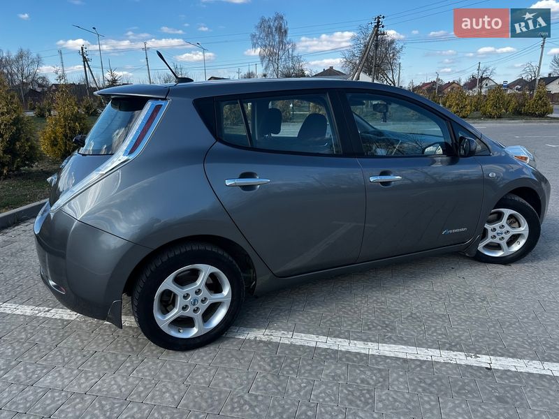 Хетчбек Nissan Leaf 2014 в Мостиській