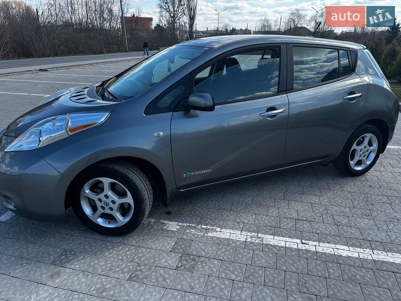 Хетчбек Nissan Leaf 2014 в Мостиській