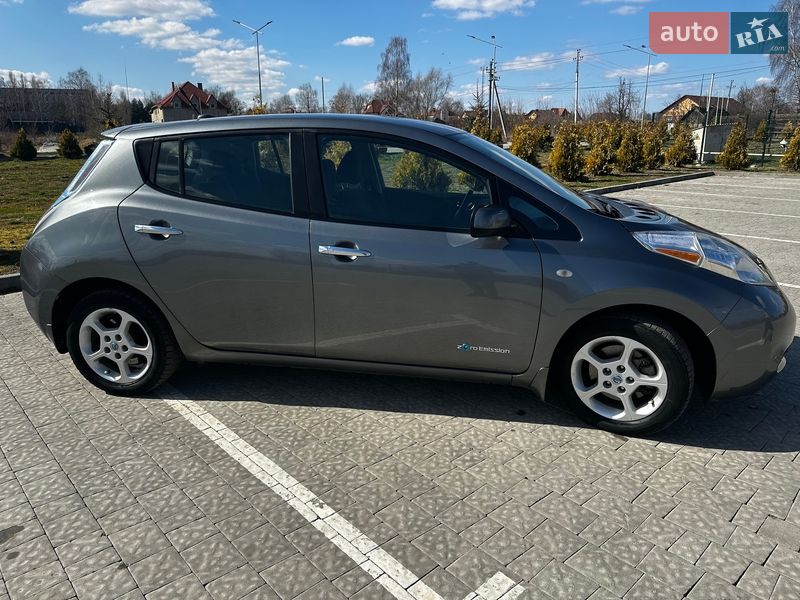 Хетчбек Nissan Leaf 2014 в Мостиській