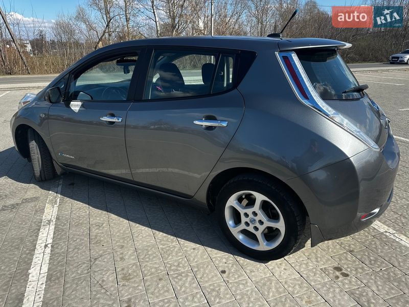 Хетчбек Nissan Leaf 2014 в Мостиській