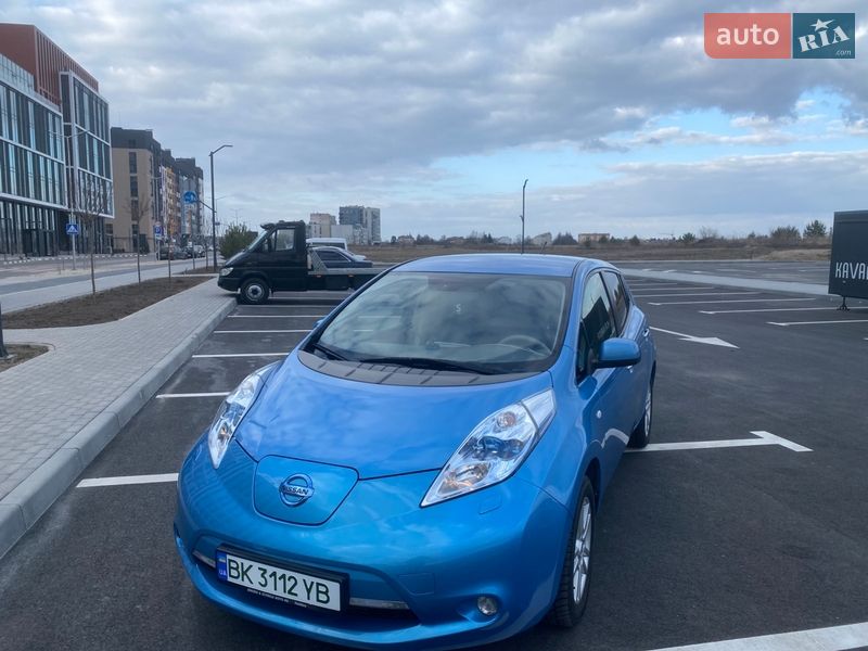 Хэтчбек Nissan Leaf 2012 в Ровно фото Хэтчбек Nissan Leaf 2012 в Ровно