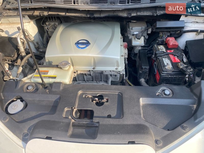 Хэтчбек Nissan Leaf 2014 в Тернополе