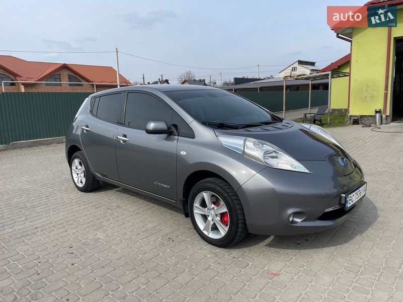 Хэтчбек Nissan Leaf 2014 в Львове