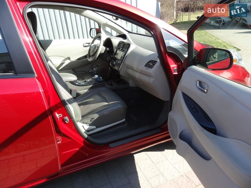 Хетчбек Nissan Leaf 2011 в Львові