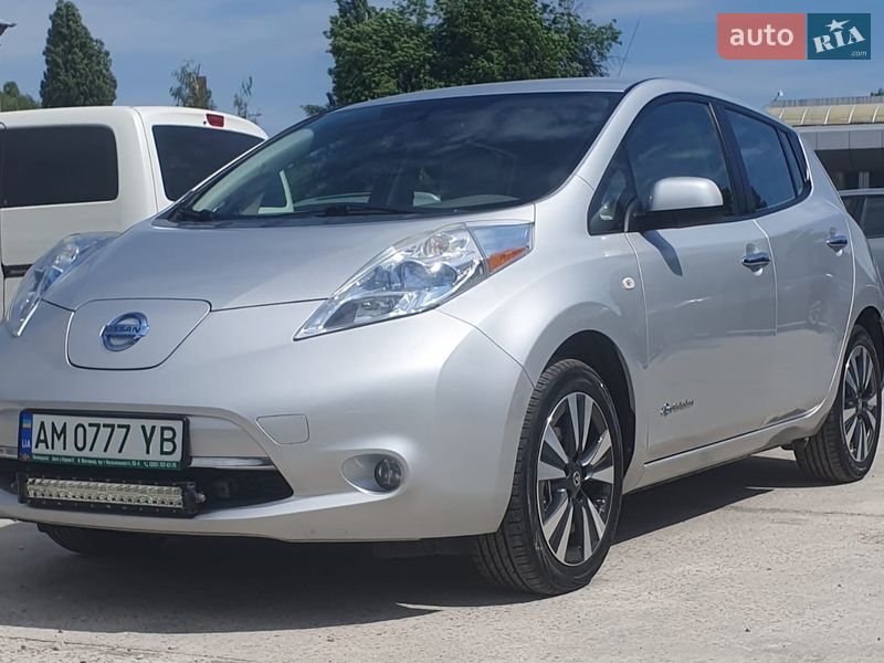 Хетчбек Nissan Leaf 2012 в Житомирі