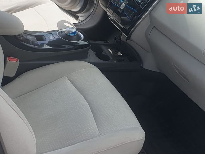 Хетчбек Nissan Leaf 2012 в Житомирі