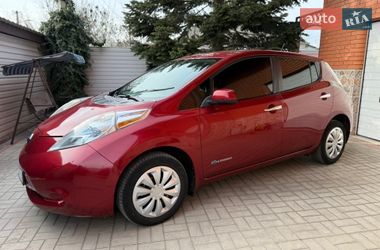Хетчбек Nissan Leaf 2015 в Миколаєві