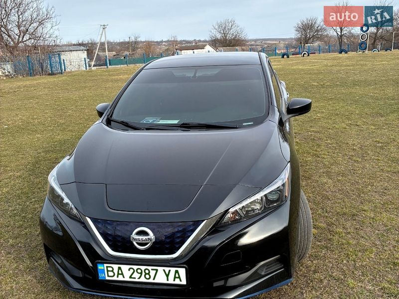 Хэтчбек Nissan Leaf 2019 в Кропивницком фото Хэтчбек Nissan Leaf 2019 в Кропивницком
