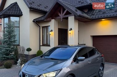 Хетчбек Nissan Leaf 2020 в Чернівцях