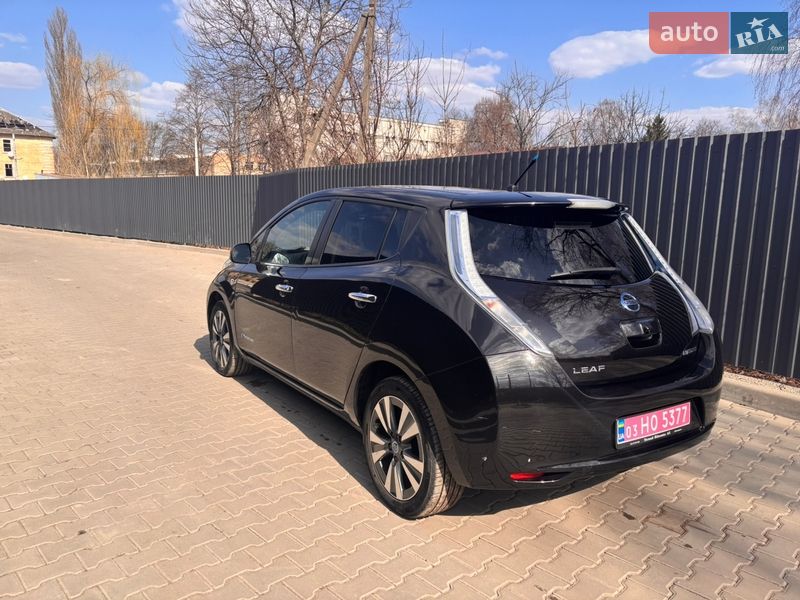 Хетчбек Nissan Leaf 2015 в Житомирі