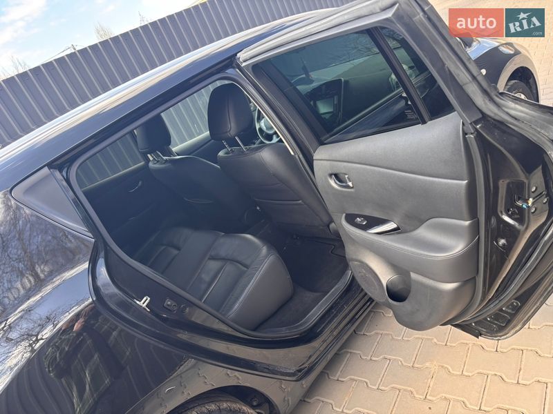 Хетчбек Nissan Leaf 2015 в Житомирі