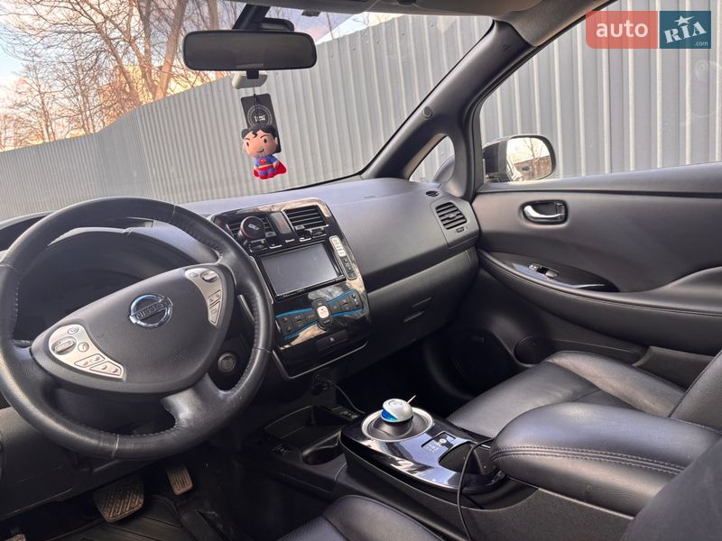 Хетчбек Nissan Leaf 2015 в Житомирі