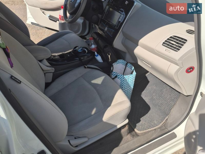 Хэтчбек Nissan Leaf 2013 в Ивано-Франковске фото 8 Хэтчбек Nissan Leaf 2013 в Ивано-Франковске