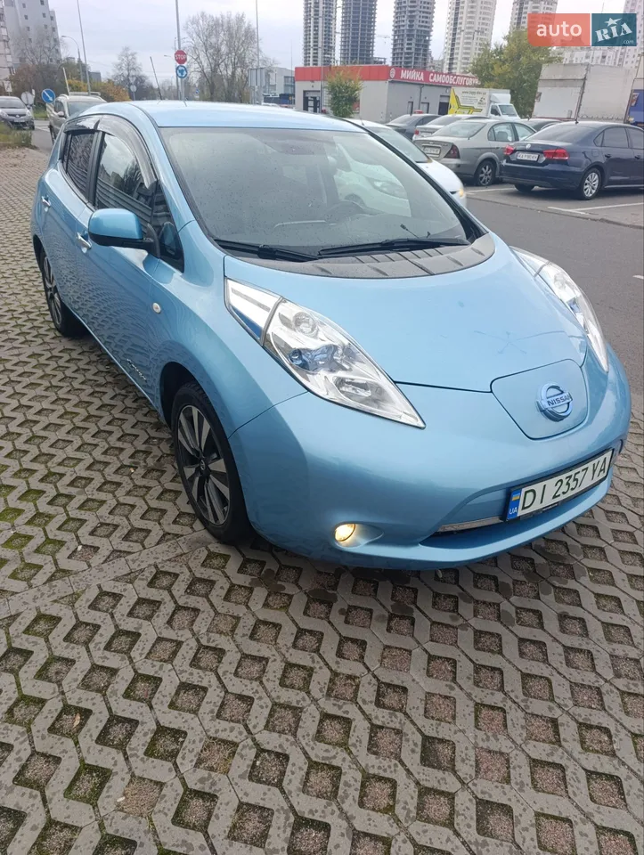 2015 Nissan Leaf - мініатюра 11