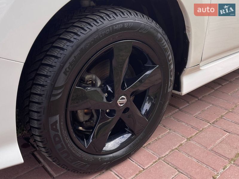 Хэтчбек Nissan Leaf 2021 в Киеве