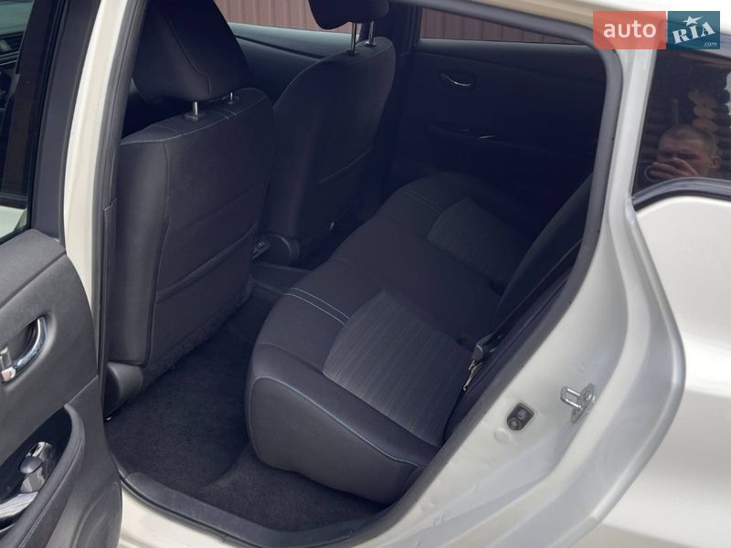 Хэтчбек Nissan Leaf 2021 в Киеве