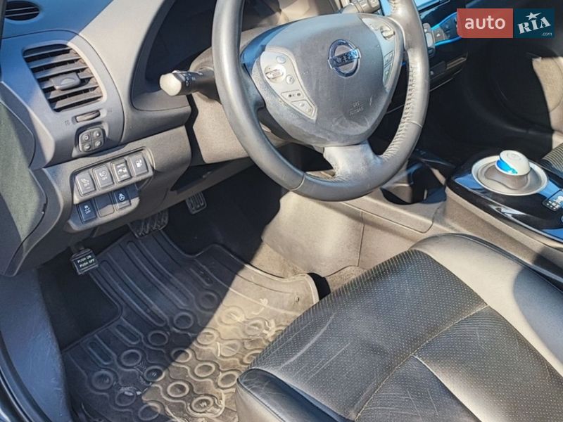 Хэтчбек Nissan Leaf 2013 в Каменец-Подольском
