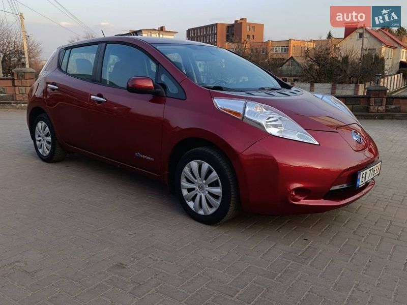Хэтчбек Nissan Leaf 2014 в Ровно