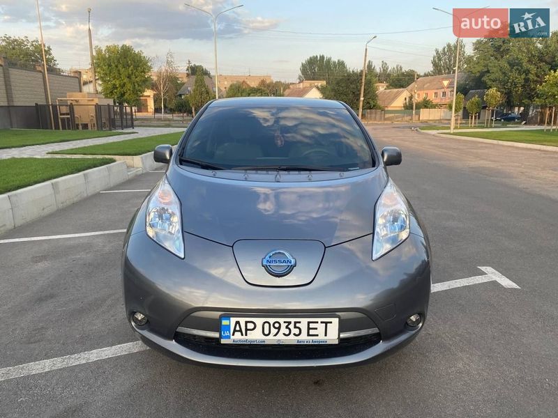Хэтчбек Nissan Leaf 2014 в Запорожье