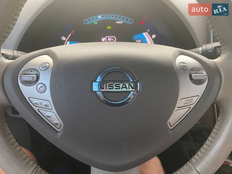 Хэтчбек Nissan Leaf 2014 в Запорожье