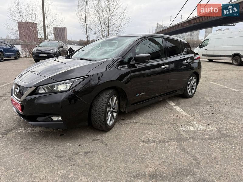 Хэтчбек Nissan Leaf 2018 в Киеве